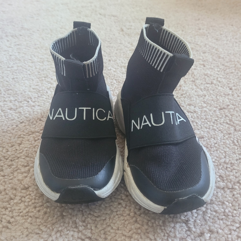 Nautica Pull on baby shoes